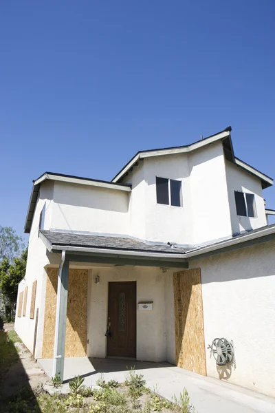 Old House Against Blue Sky — Stock Photo, Image