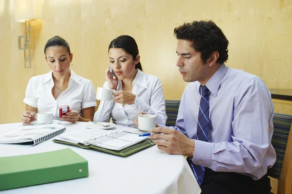 Collega's in de vergadering — Stockfoto