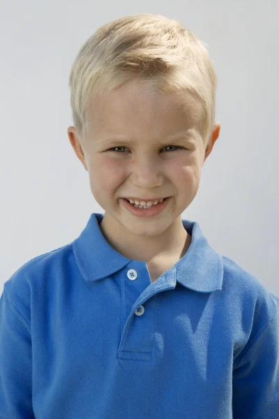 Jonge jongen — Stockfoto