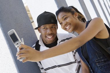 liseli çift kendi kendine portre çekici