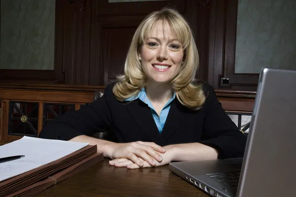 Female Lawyer Sitting With Laptop And Documents — Stock Photo, Image