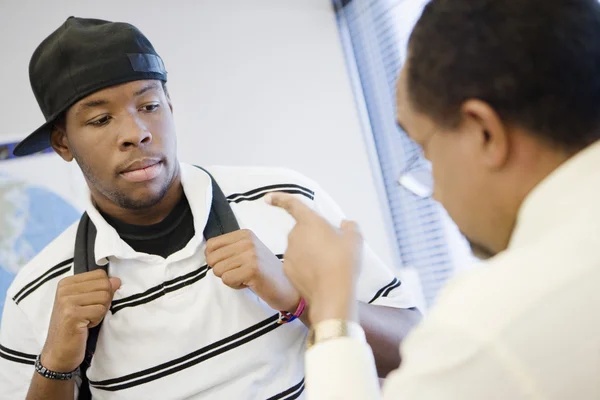 Teacher Reprimanding A Student — Stock Photo, Image