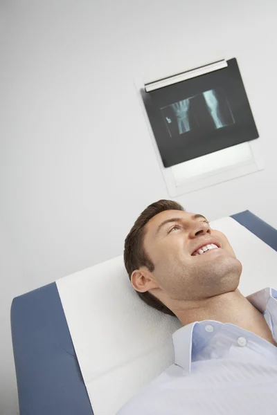 Male Patient Lying On Bed — Stock Photo, Image
