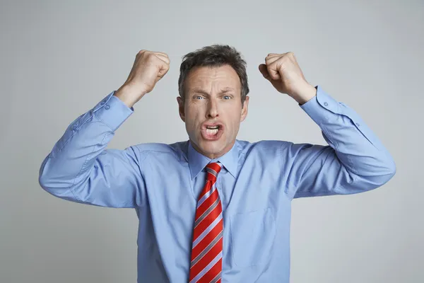 Hombre de negocios frustrado gritando — Foto de Stock