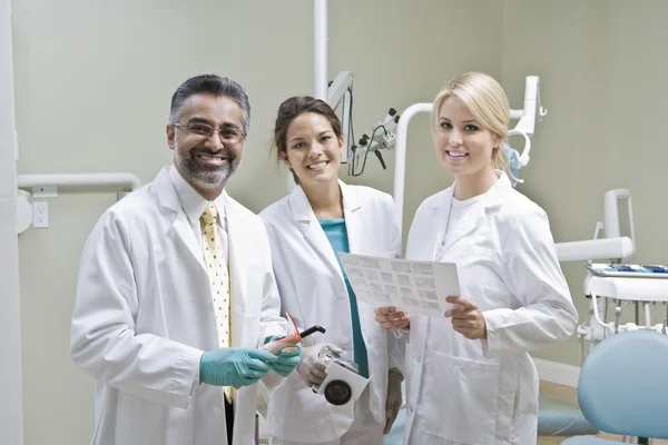 Retrato da Equipe Dentista — Fotografia de Stock