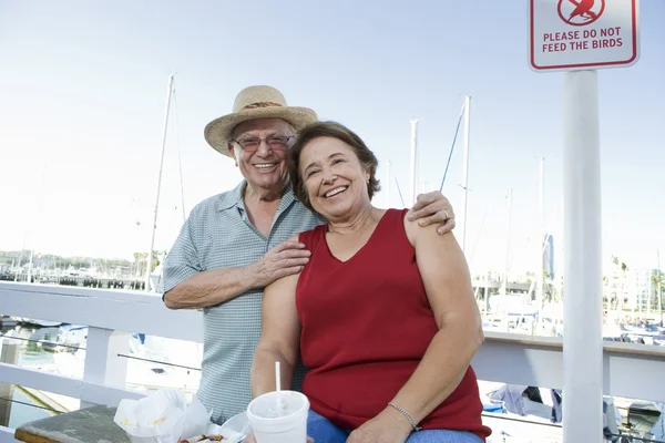 Mature Couple In An Outdoor Restaurant — Stock Photo, Image