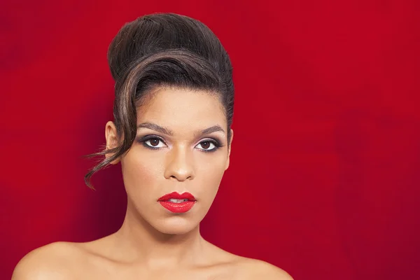 Striking young woman with red lipstick — Stock Photo, Image