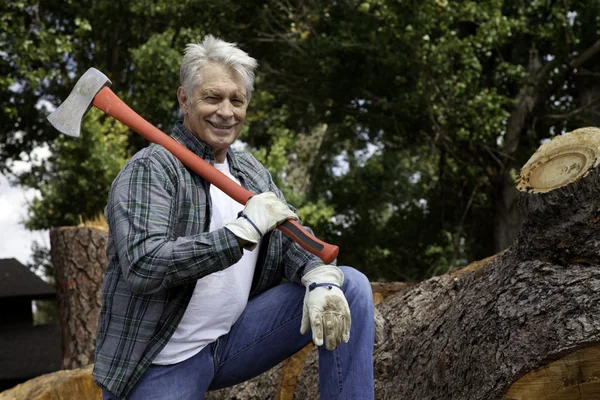 Portrait of lumberjack holding an axe — Stock Photo, Image