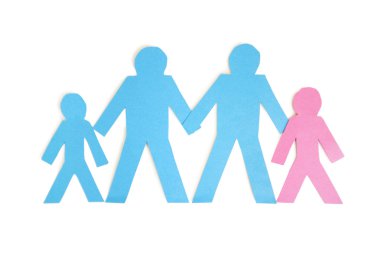 kağıt kesiği çıkışları üzerinde dört kişilik bir aile temsil eden beyaz arka plan