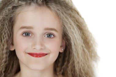 yakın çekim portre sarışın kız kırmızı ruj