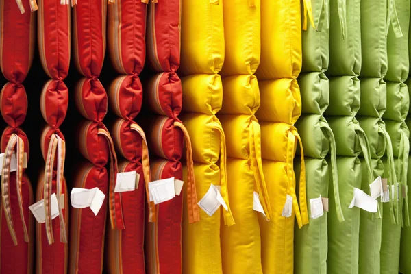 Cushions arranged in store — Stock Photo, Image