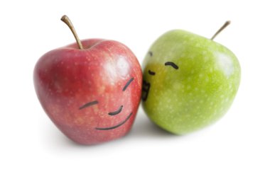 Granny smith elma elma beyaz zemin üzerine kırmızı öpüşme