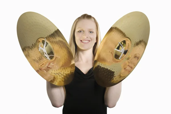 Femme heureuse Banging Cymbales — Photo