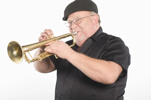 Boldog ember játszik trombita — Stock Fotó