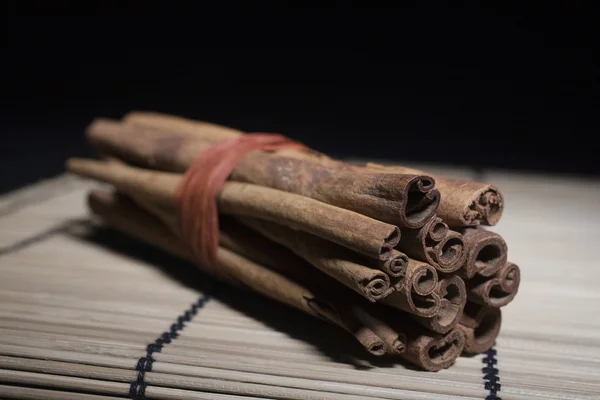 Bundle Of Cinnamon Sticks — Stock Photo, Image