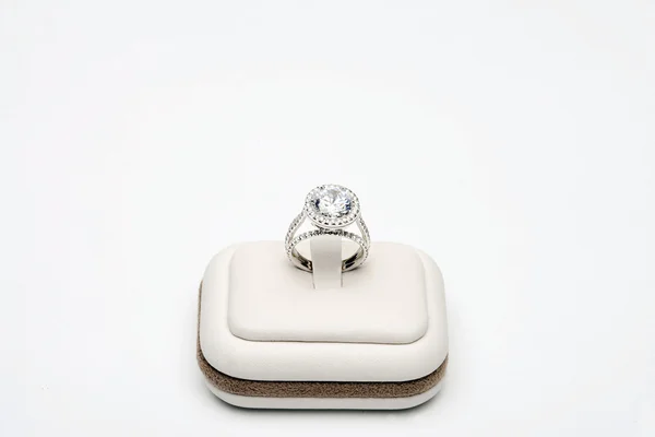 Sparkling Platinum Ring — Stock Photo, Image