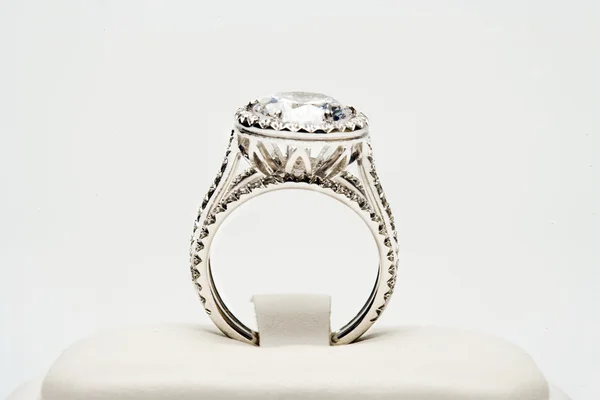 Platinum Diamond Ring — Stockfoto