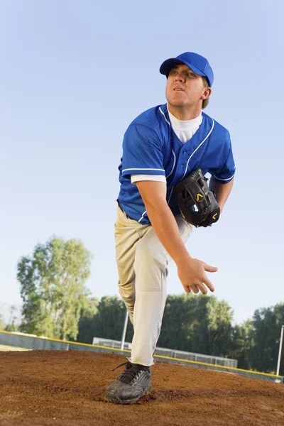 Baseball pitcher på högen — Stockfoto