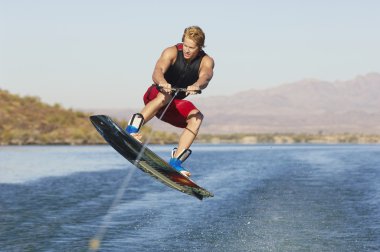 wakeboarder atlama