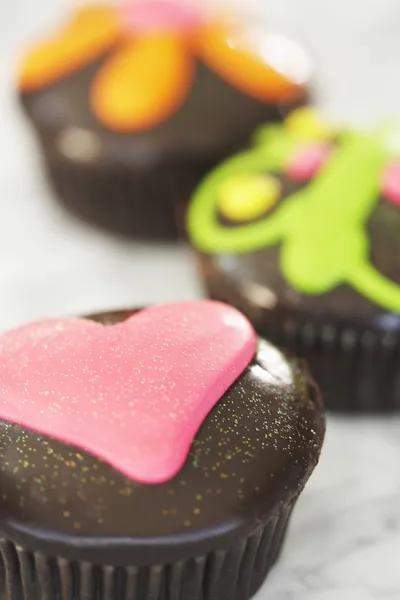 Cupcake al cioccolato a forma di cuore — Foto Stock
