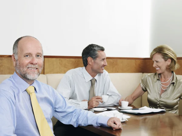 Businesspeople Having Meeting In Restaurant — Stock Photo, Image