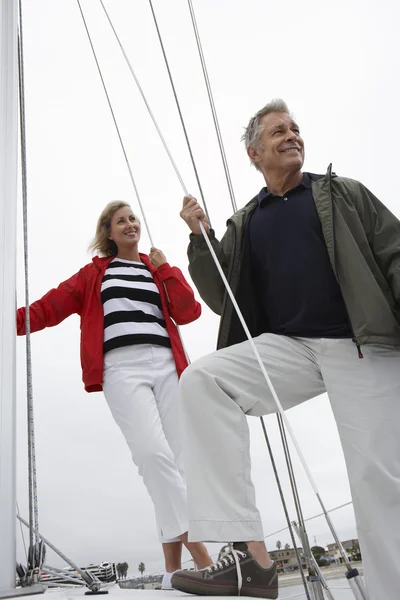 Happy couple sailing together — Stock Photo, Image