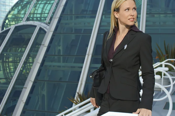 Businesswoman Outside Office Building — Stock Photo, Image