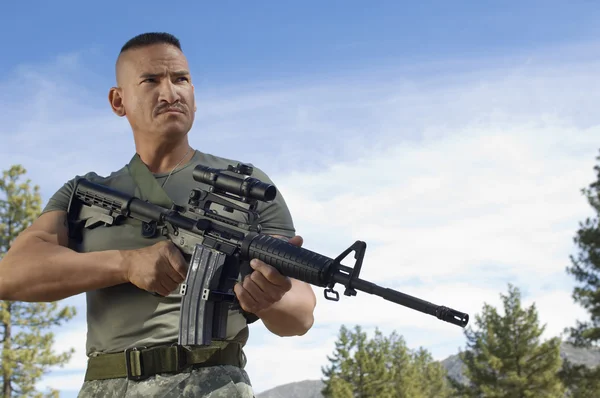 Soldier With Machine Gun — Stock Photo, Image