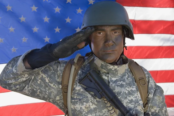 Portrait Of US Army Soldier Saluting — Stok Foto