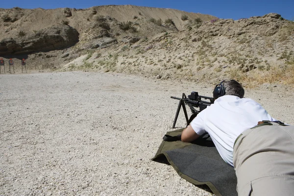 Man With Machine Gun — Stock Photo, Image