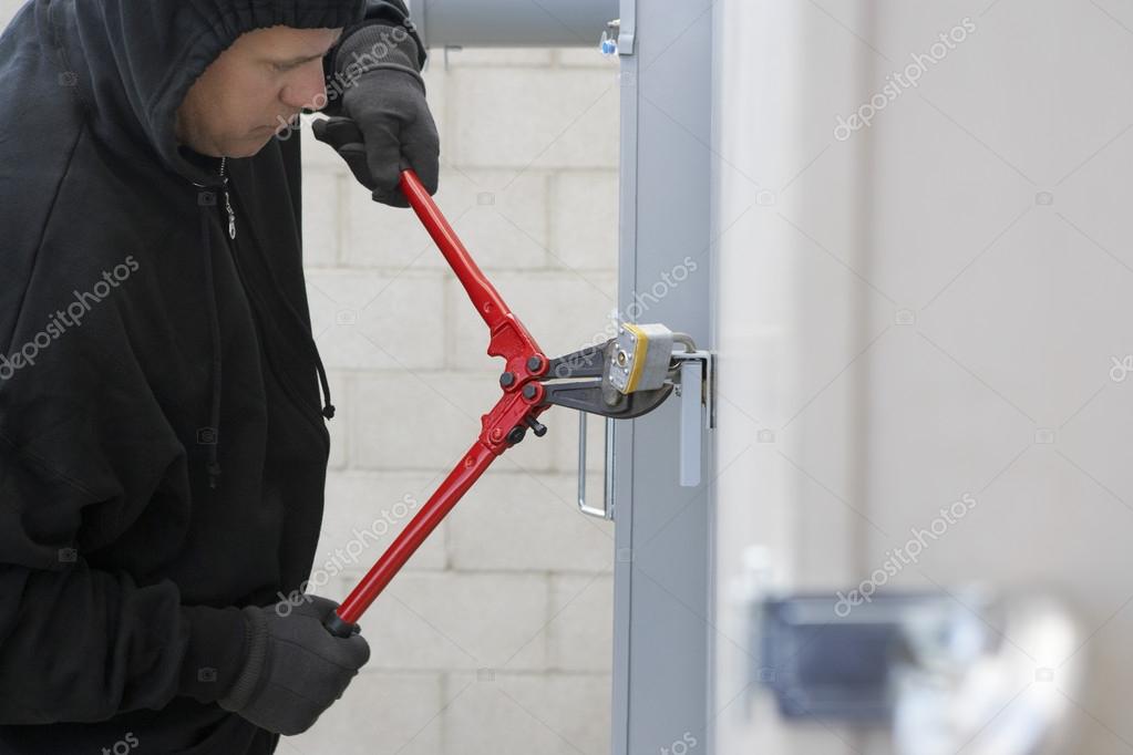 Cutting a padlock deals