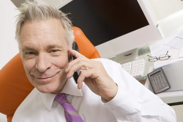 Businessman Using Cell Phone — Stock Photo, Image