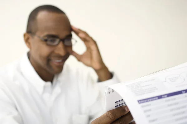 Man Reading A Document — Stock Photo, Image