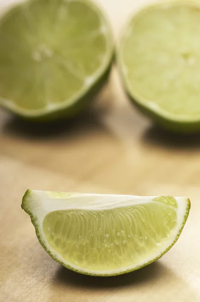 Sliced lime fruit — Stock Photo, Image