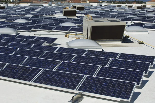 Array de paneles solares — Foto de Stock