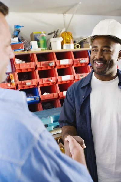 Workmen Shaking Hands — Stock Photo, Image