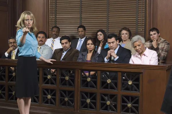 Procurador com júri em tribunal — Fotografia de Stock