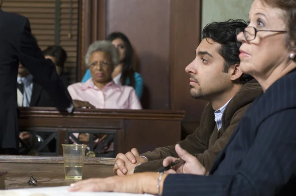 Defense Lawyer With Client In Court — Stock Photo, Image