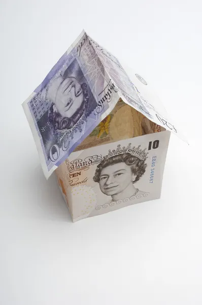 Huis gemaakt van papiergeld — Stockfoto