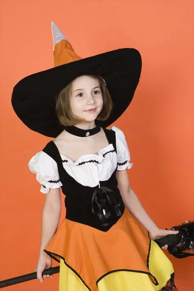 Dívka v halloween kostýmu — Stock fotografie