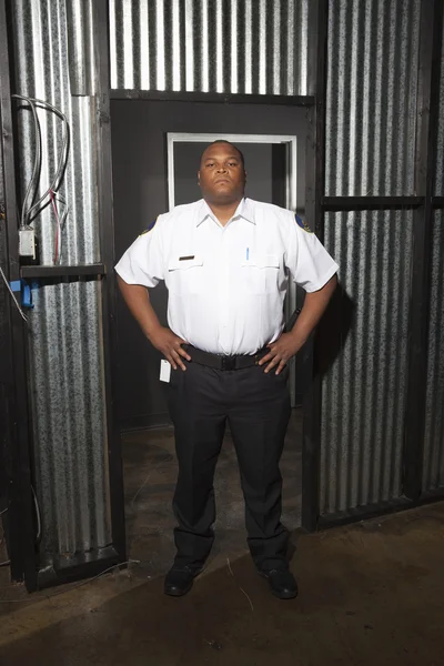 Kendinden emin bir güvenlik görevlisi portresi — Stok fotoğraf