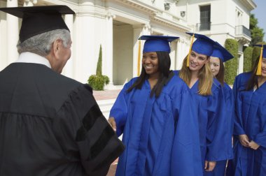yüksek lisans diploması alan