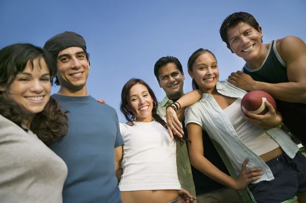 Friends Playing Football — Stock Photo, Image