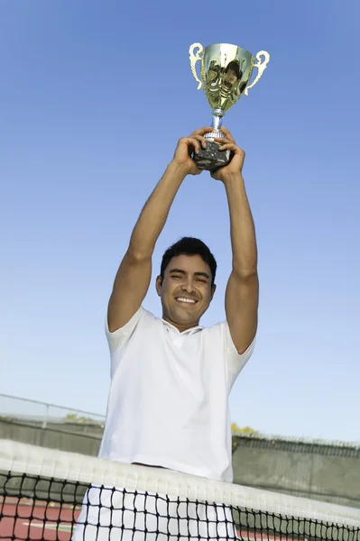 Jogador de Tênis Segurando Troféu — Fotografia de Stock