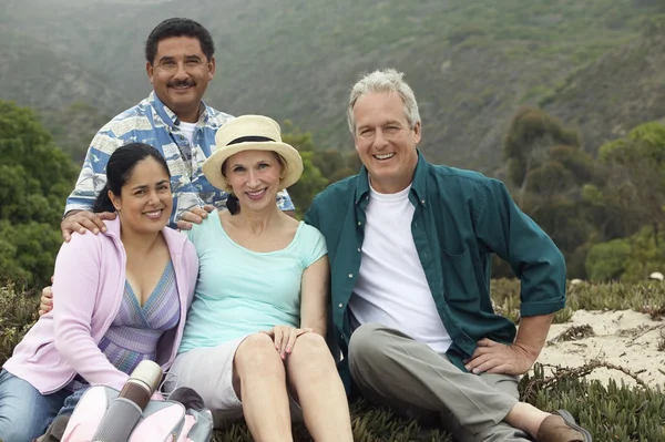 Two couples at beach — Stock Photo, Image