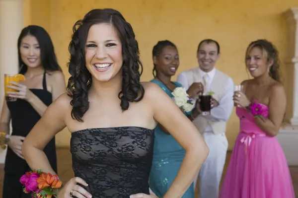 Teenagers at school dance — Stock Photo, Image