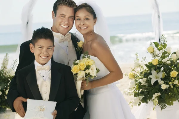 Sposa e Sposo con fratello — Foto Stock