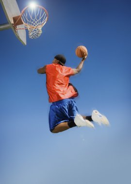 Basketbol dunking adam