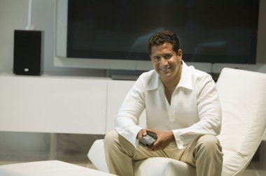 Uzaktan kumandalı adam