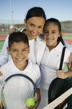 Tenis aile